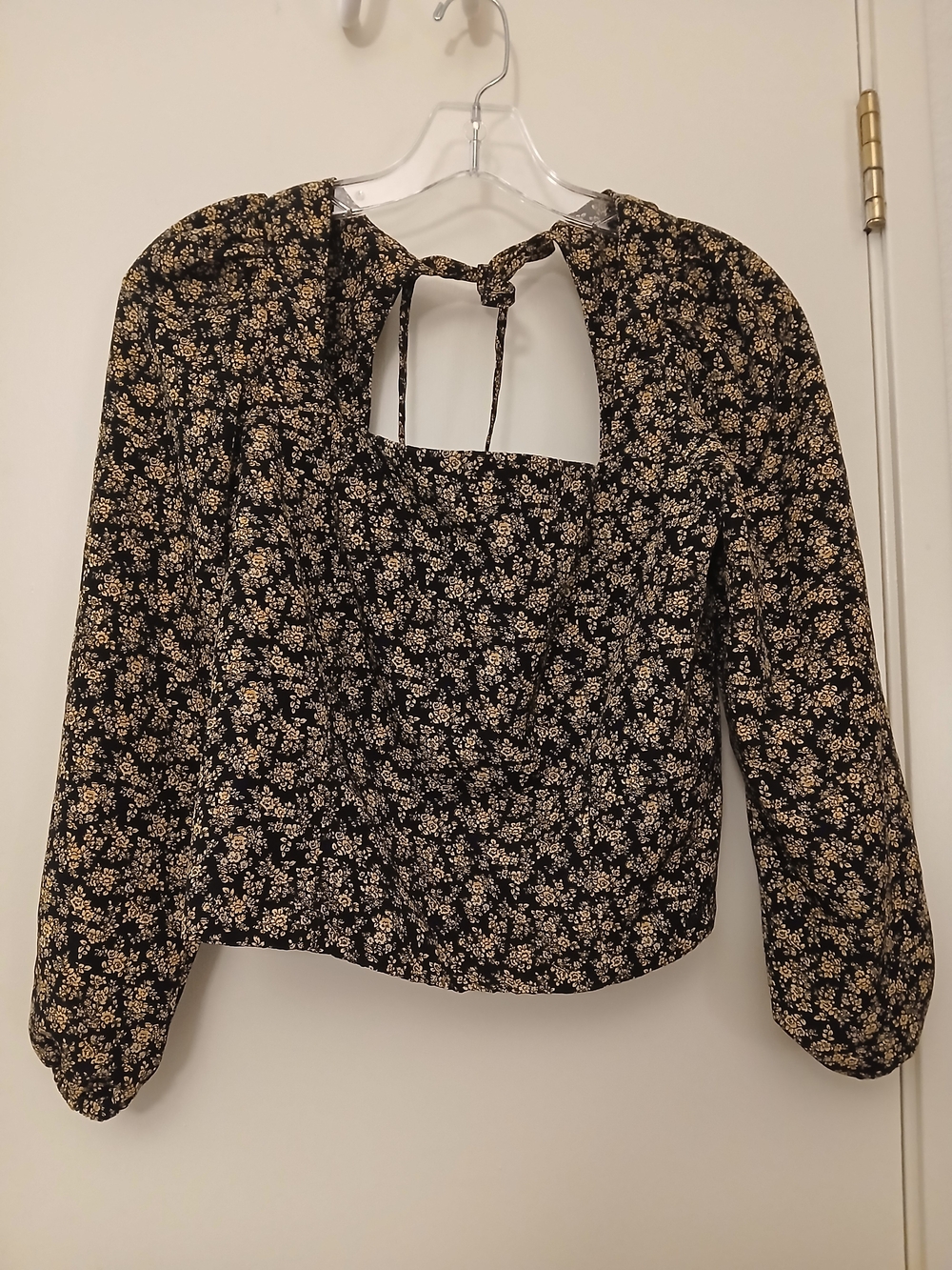 Levi's Black Long-Sleeve Square-Neck Floral Tie-Back Top
